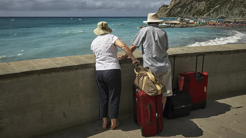 Tres malestares y una defensa del turismo popular
