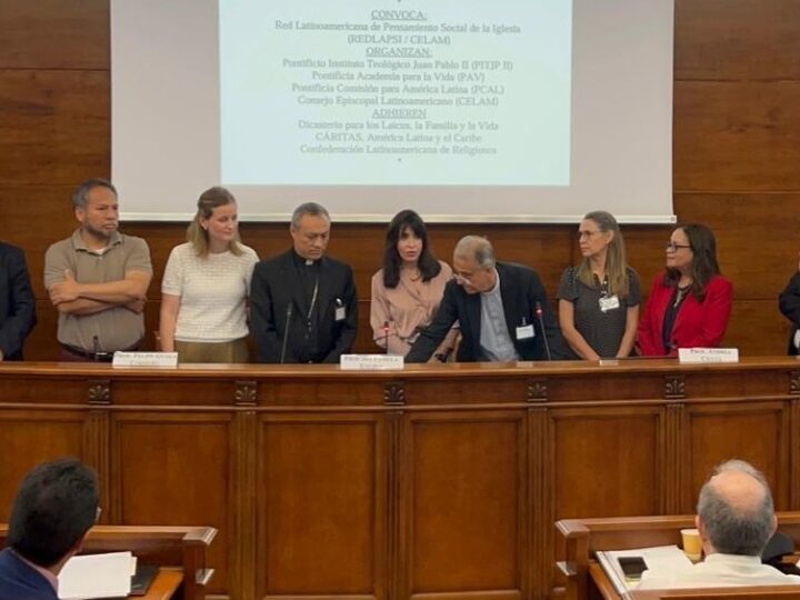 León XIV advierte sobre las amenazas a la familia: la pobreza, la falta de trabajo, el acceso a los sistemas de salud, las migraciones, las guerras