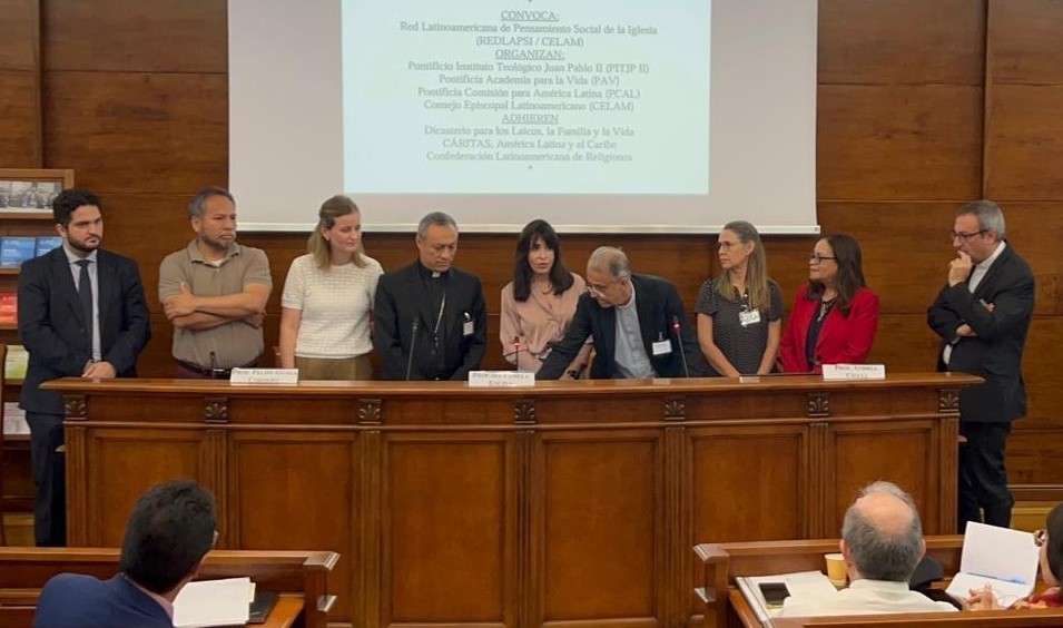 León XIV advierte sobre las amenazas a la familia: la pobreza, la falta de trabajo, el acceso a los sistemas de salud, las migraciones, las guerras