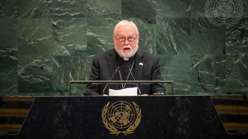 El Vaticano pide en la ONU respeto a la dignidad de migrantes, regulación ética de la IA y trabajo decente para todos