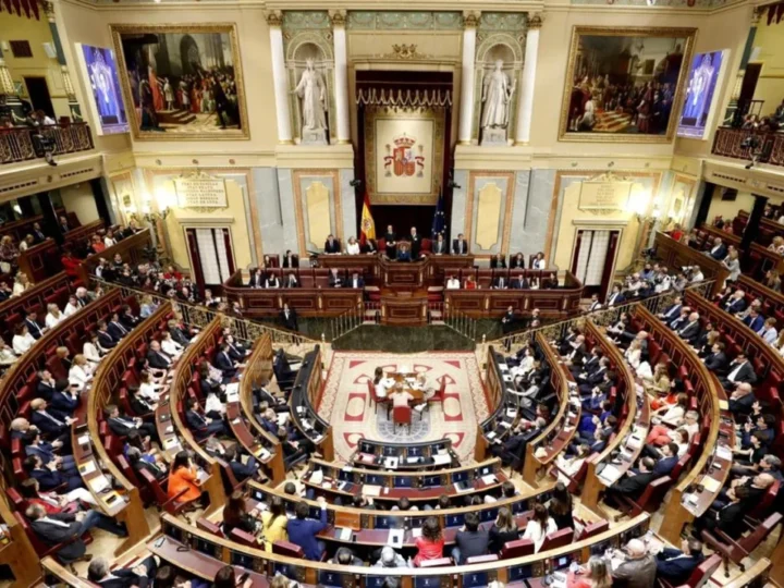 El Congreso debate entre endurecer derechos de migrantes o reforzar protección laboral y transparencia