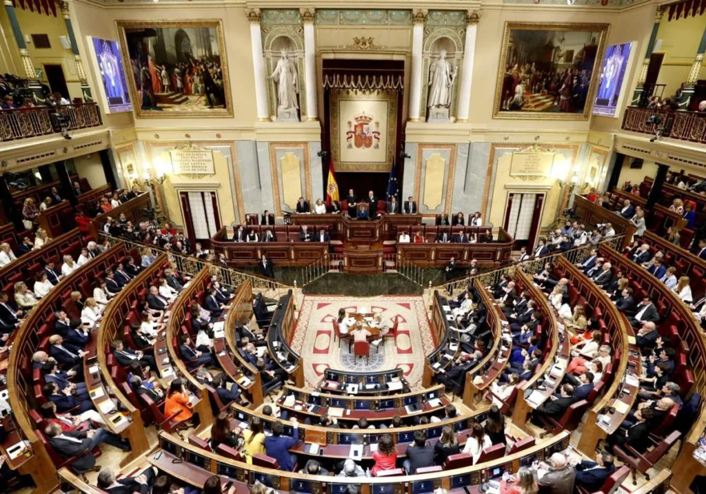 El Congreso debate entre endurecer derechos de migrantes o reforzar protección laboral y transparencia