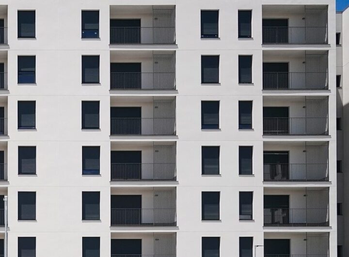 La vivienda pública excluye a las personas con bajos ingresos