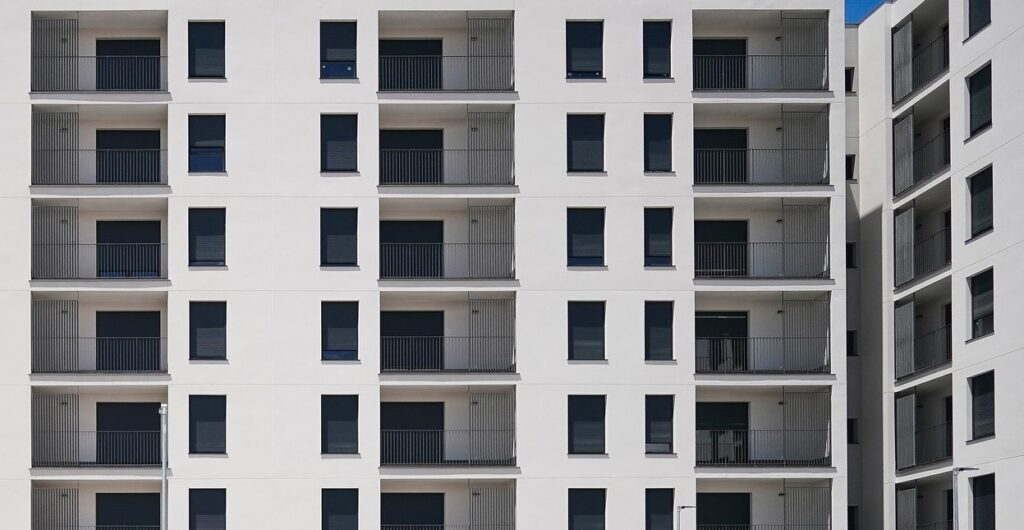 La vivienda pública excluye a las personas con bajos ingresos