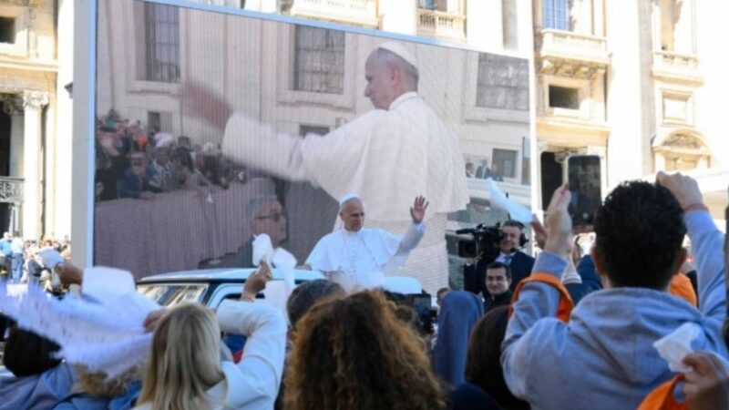 León XIV llama a ser “una Iglesia cercana al mundo del trabajo, compasiva y encarnada”
