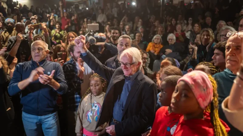 Ken Loach llama a la solidaridad y a reforzar “nuestra humanidad común”