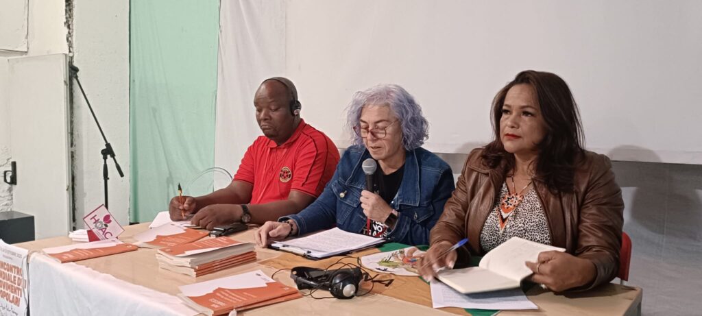 Los movimientos populares profundizan en los tres ejes de tierra, techo y trabajo
