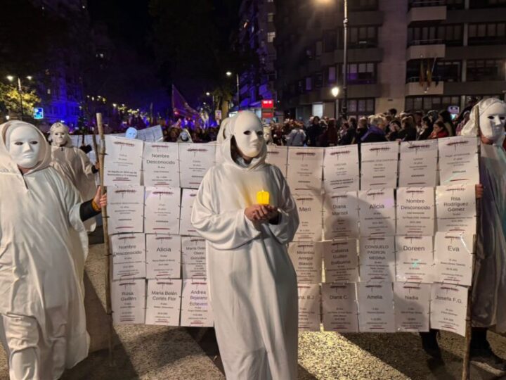 Miles de personas claman en toda España contra la violencia machista y el negacionismo