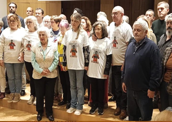 Trabajadores cristianos acompañan a las víctimas de la dana antes de comparecer en el Congreso