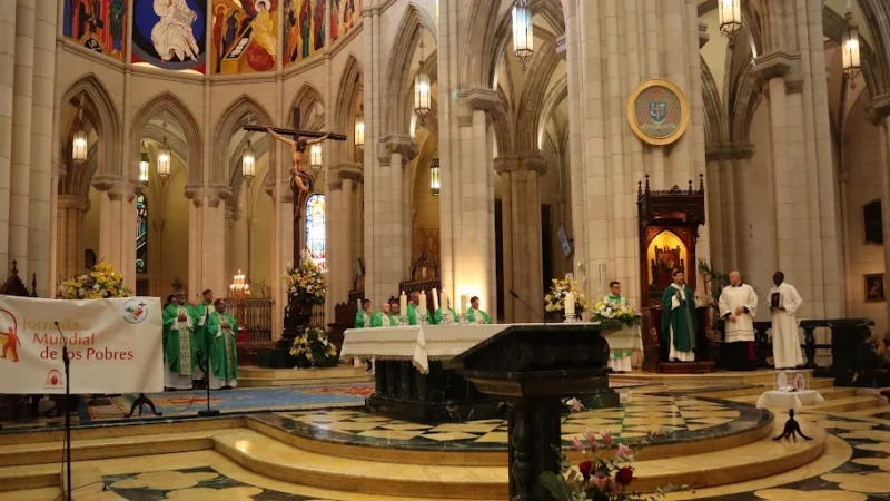En el Jubileo de los Pobres, el cardenal Cobo recuerda que son “lugar de encuentro con Cristo”