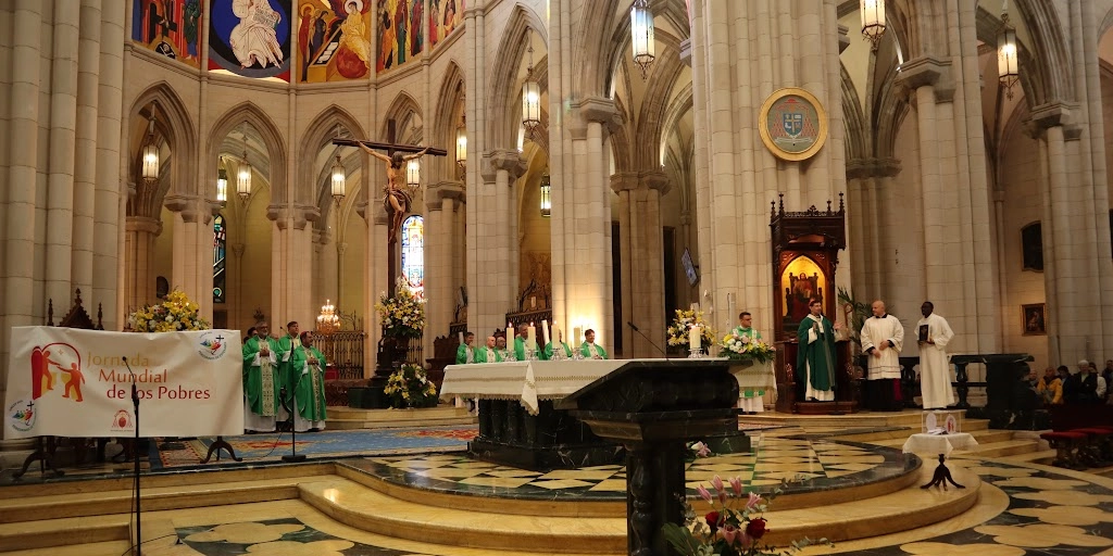 En el Jubileo de los Pobres, el cardenal Cobo recuerda que son “lugar de encuentro con Cristo”