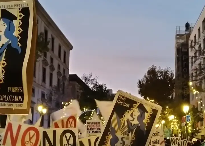 Anuncian nuevas protestas, tras la gran manifestación en defensa de las universidades públicas de Madrid