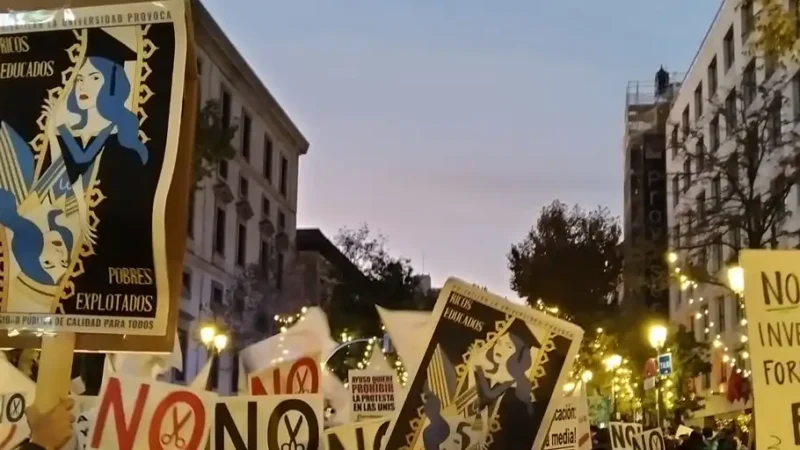 Anuncian nuevas protestas, tras la gran manifestación en defensa de las universidades públicas de Madrid,