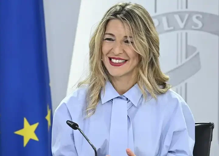 La ministra de Trabajo afea a la patronal su negativa a extender el permiso por duelo y cuidados