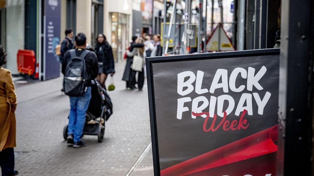 El “Black Friday” dispara ventas pero consolida empleo precario: el 80% de los contratos serán temporales