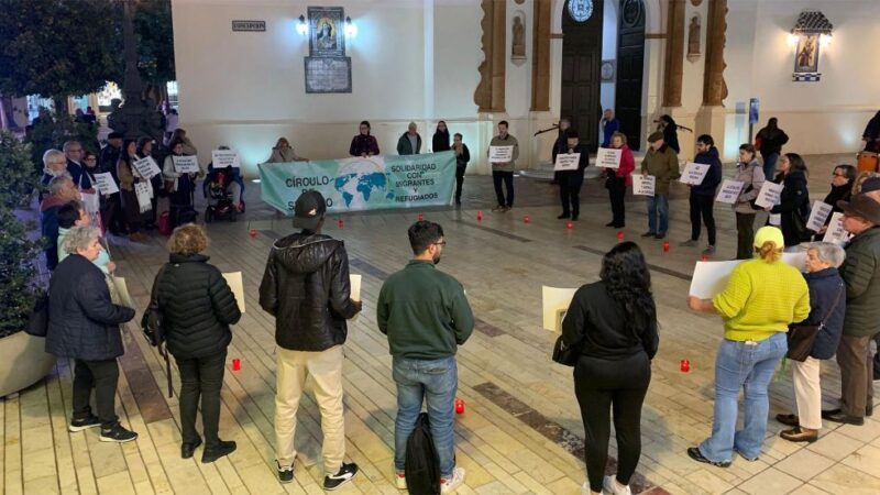 El círculo de silencio denuncia en Huelva el aumento de la pobreza y la exclusión, especialmente entre las personas migrantes