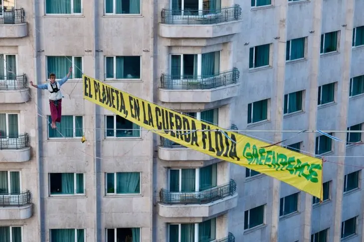 Greenpeace en el inicio de la COP30: “El planeta, en la cuerda floja”