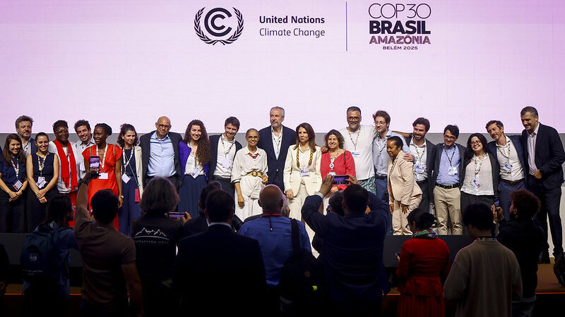 La COP30 acelera el Acuerdo de París en medio de protestas y sin compromisos sobre combustibles fósiles