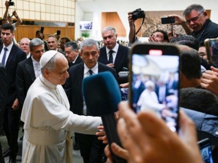 León XIV: “p’alante” y “p’atrás”