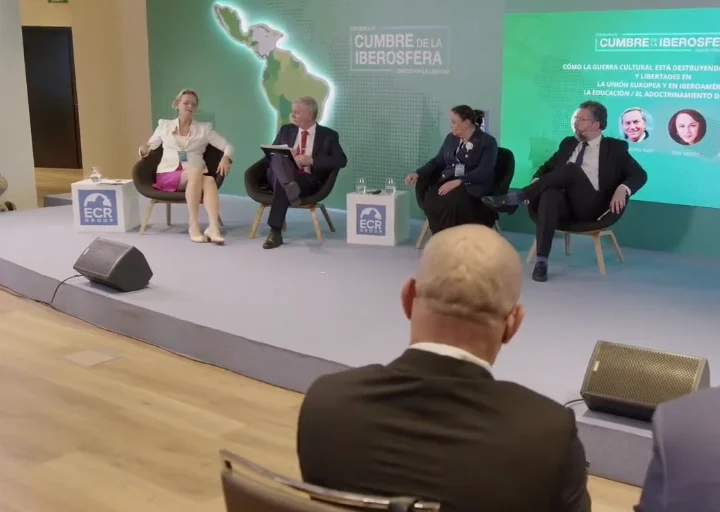 La imparable epidemia ultra sigue conquistando gobiernos