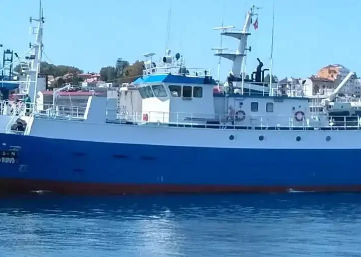 Doce marineros de un pesquero gallego con bandera portuguesa han sido abandonados en Cabo Verde