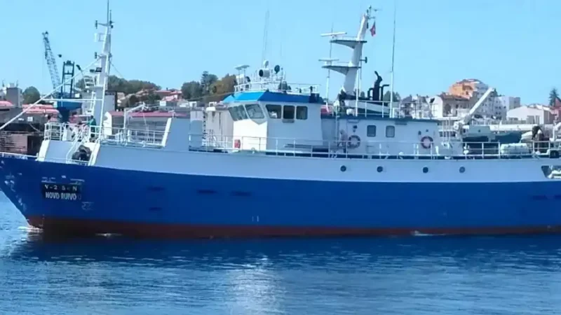 Doce marineros de un pesquero gallego con bandera portuguesa han sido abandonados en Cabo Verde