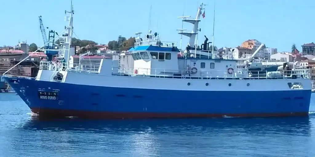 Doce marineros de un pesquero gallego con bandera portuguesa han sido abandonados en Cabo Verde
