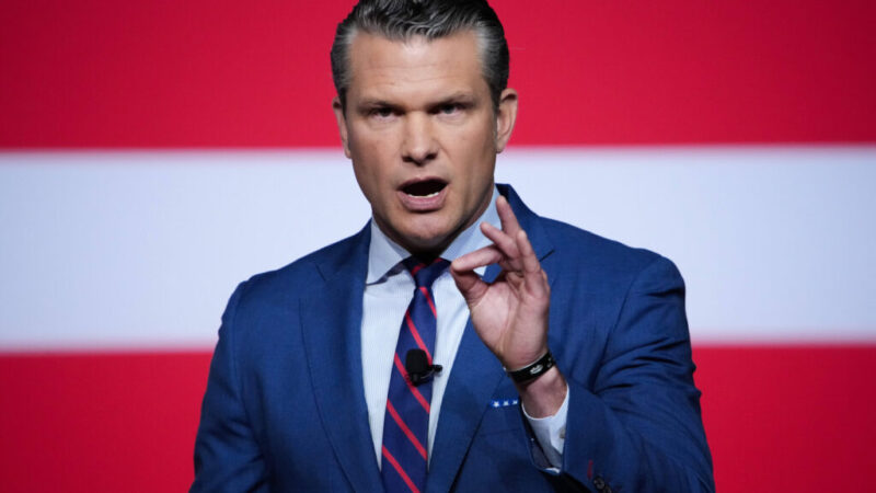 El “secretario a la defensiva” Pete Hegseth y su Departamento de (Crímenes de) Guerra