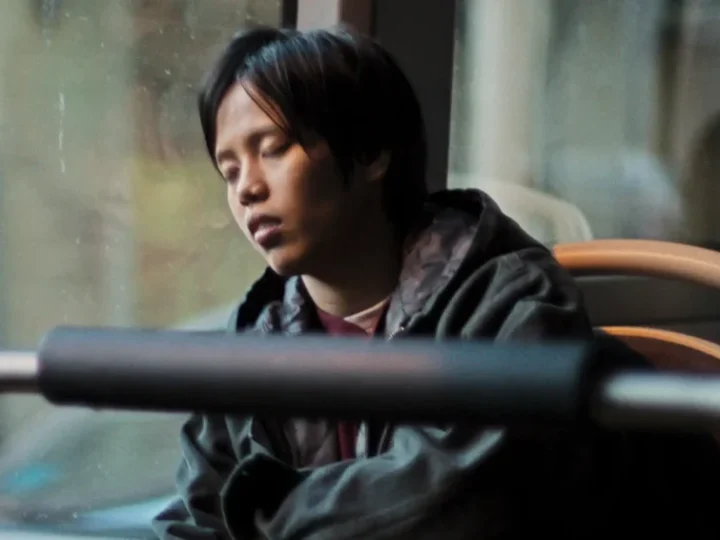 La privación de derechos de las personas migrantes reflejada en “Solo Kim”