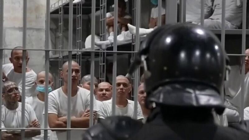 La censura de un segmento del programa “60 minutos” de CBS enciende una nueva alarma sobre la amenaza que los medios corporativos suponen para la democracia