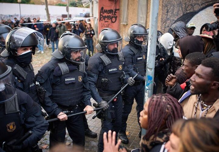 Los obispos catalanes denuncian el desalojo de Badalona como un acto de aporofobia y xenofobia y reclaman una respuesta humanitaria urgente
