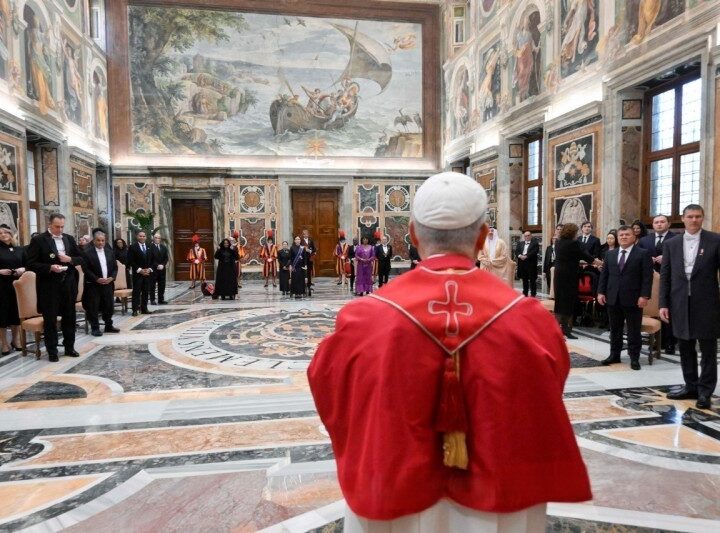 León XIV afirma que la Santa Sede no será “un espectador silencioso” ante las injusticias globales