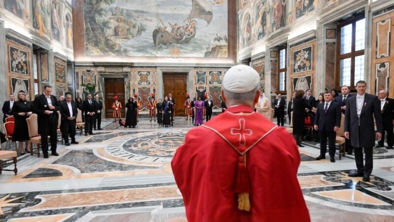 León XIV afirma que la Santa Sede no será “un espectador silencioso” ante las injusticias globales