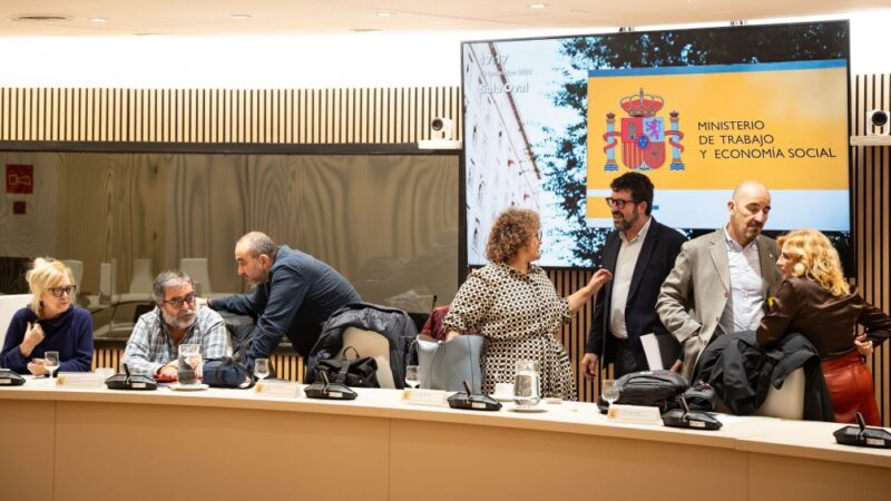 Se mantiene abierto el debate sobre la subida del SMI para 2026, sin propuesta aún sobre la mesa