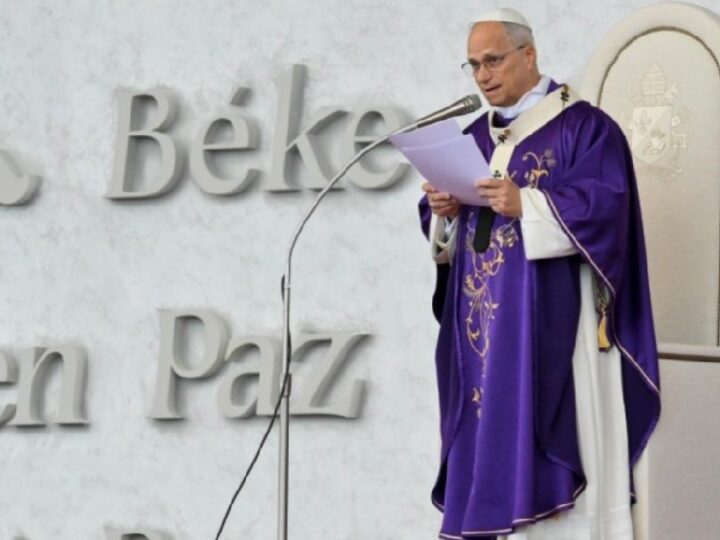 León XIV pide a los políticos escuchar el clamor de los pueblos por la paz en su primer viaje apostólico a Oriente Medio