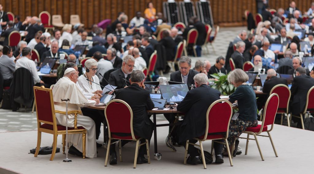 Ocho de cada diez mujeres quieren transformar la Iglesia, aunque siguen sin poder decidir en ella