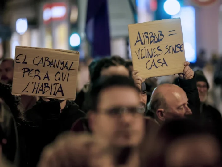 Miles de personas reclaman en València el “derecho a la vivienda”: “El precio es impagable”