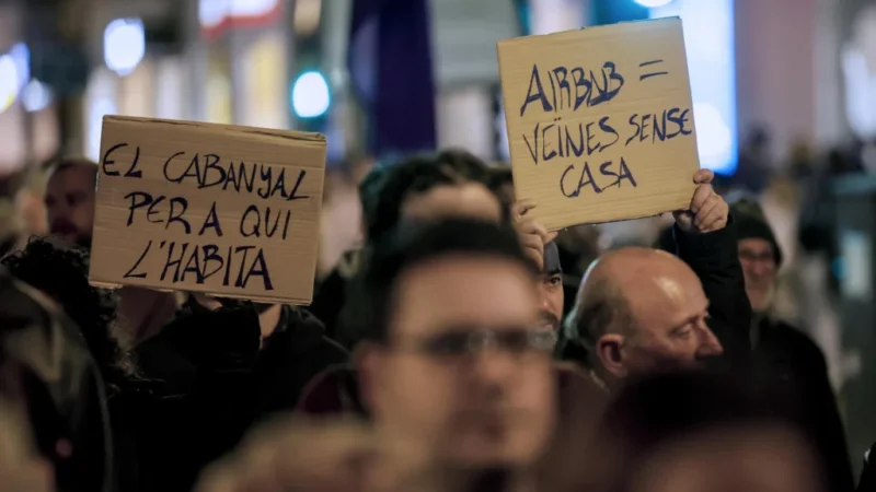 Miles de personas reclaman en València el “derecho a la vivienda”: “El precio es impagable”