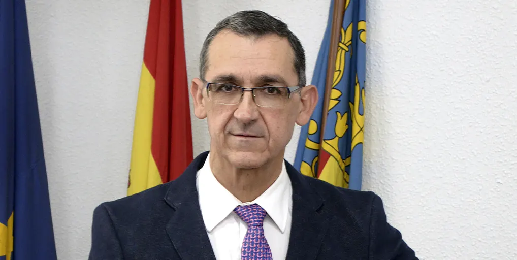 Compromiso en la política municipal para mejorar la vida de la gente