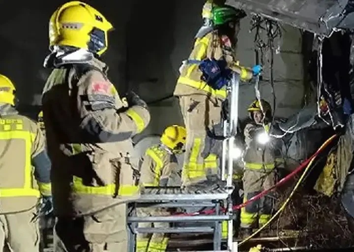 Muere el joven maquinista en prácticas y otras 37 resultan heridas en el accidente ferroviario de Gelida (Barcelona)
