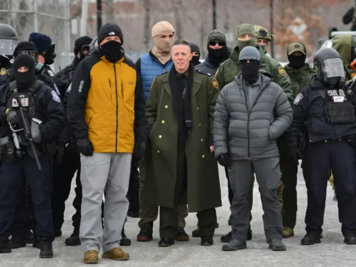 Máscaras de autoridad: cómo la estética corporal legitima la dominación