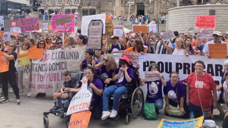 Profesionales del sector social: “Somos un sector que cuida, pero al que no se cuida”