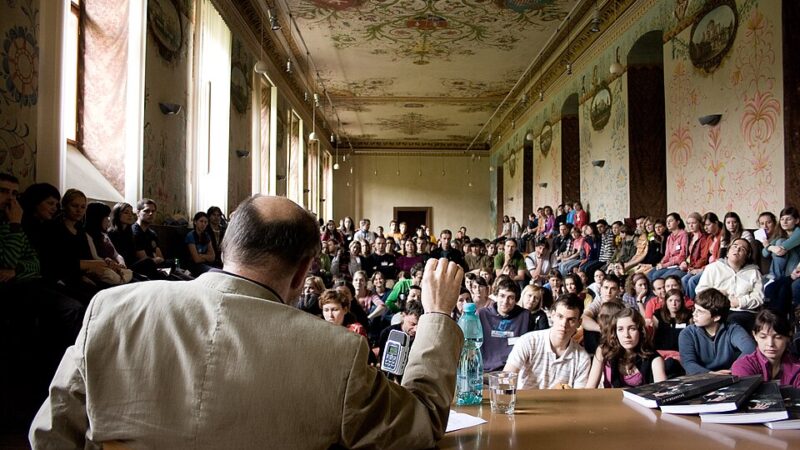 Un grupo de lectura teológica escribe cartas al papa León XIV tras dialogar con textos de Tomáš Halík