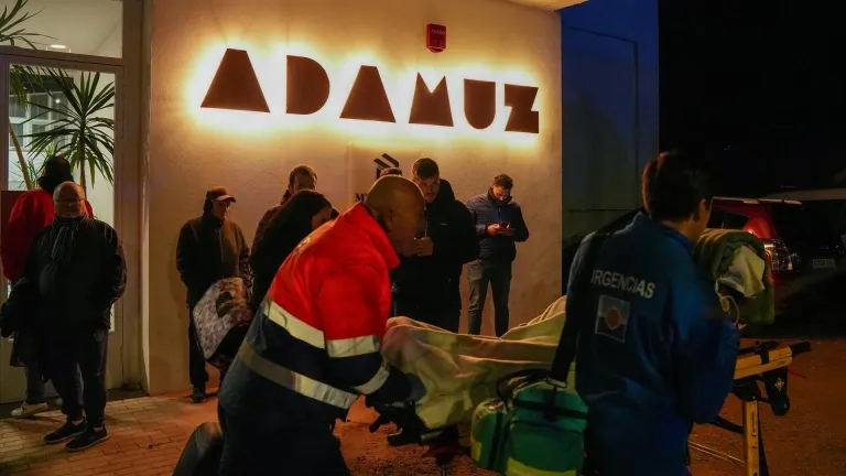 León XIV muestra su cercanía a las víctimas de Adamuz y alienta a los equipos de rescate