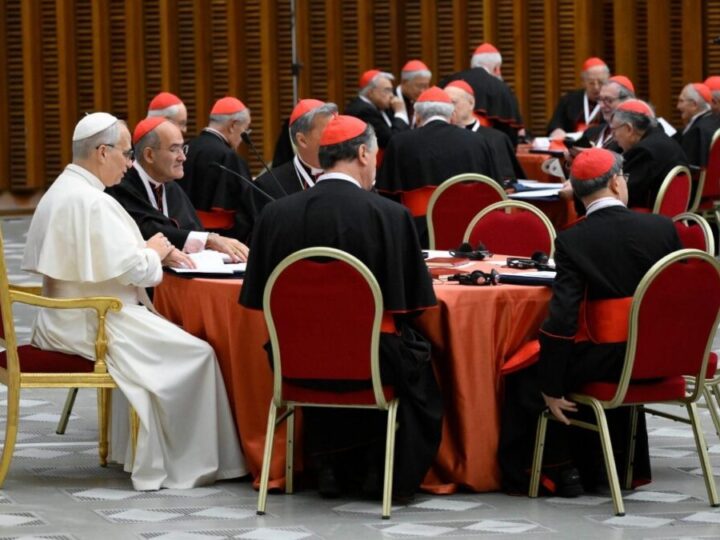 León XIV cierra el consistorio y consolida la escucha y la sinodalidad como método de gobierno
