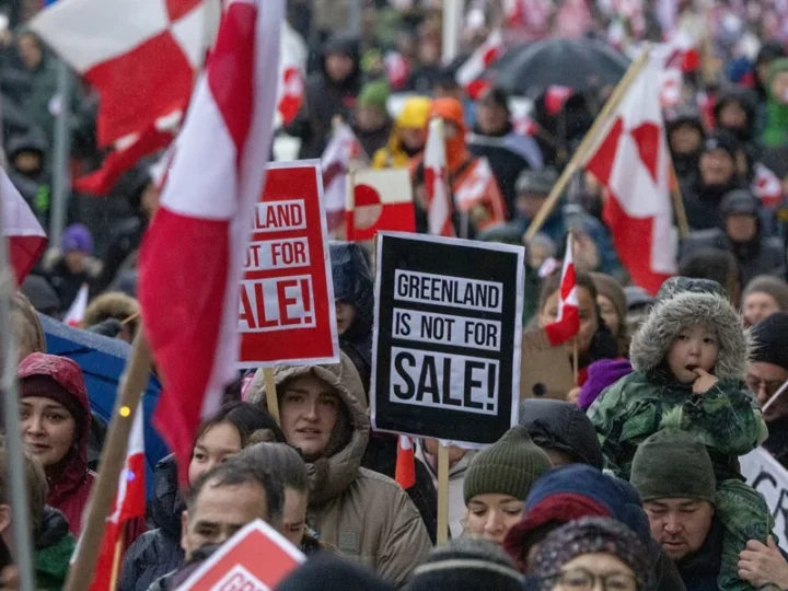 Miles de personas se movilizan contra las amenazas de Trump: “Groenlandia no está en venta”