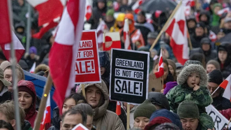 Miles de personas se movilizan contra las amenazas de Trump: “Groenlandia no está en venta”