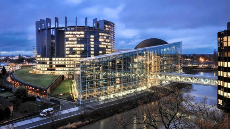 Los obispos europeos piden una directiva que vincule clima, trabajo decente y justicia social