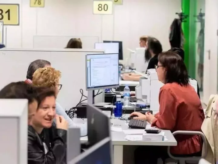 La jornada de 35 horas y la jubilación parcial siguen pendientes en la Administración tras vencer el acuerdo marco