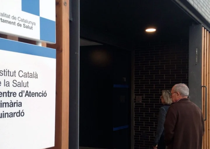 Los sindicatos se oponen a incentivar la reducción de las bajas laborales porque “coacciona” el criterio médico